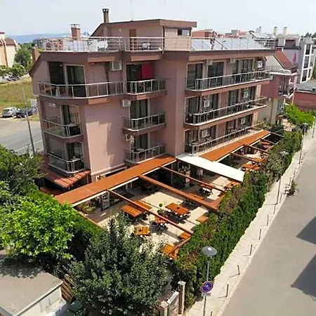 карел Szálloda