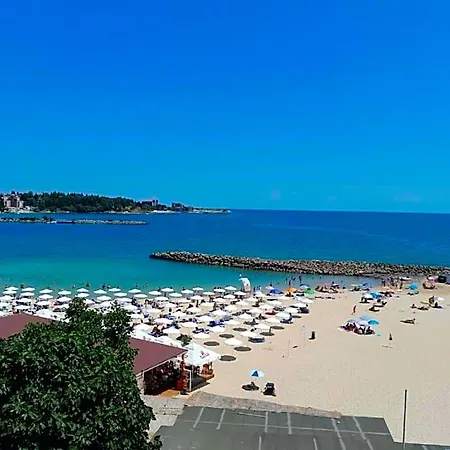 карел Szálloda *